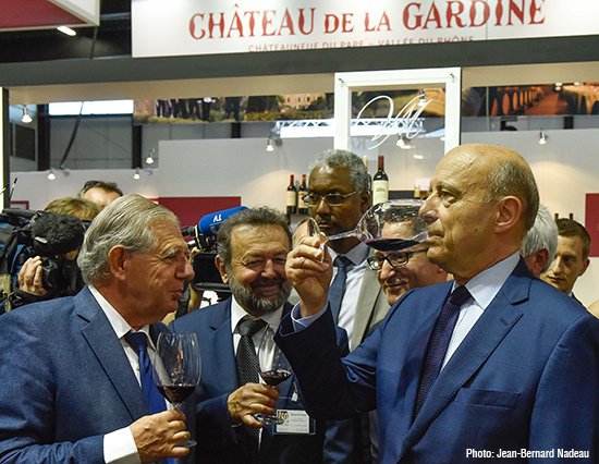 France’s Minister for Agriculture, Jacques Mezard, and Mayor of Bordeaux, Alain Juppe at the inauguration